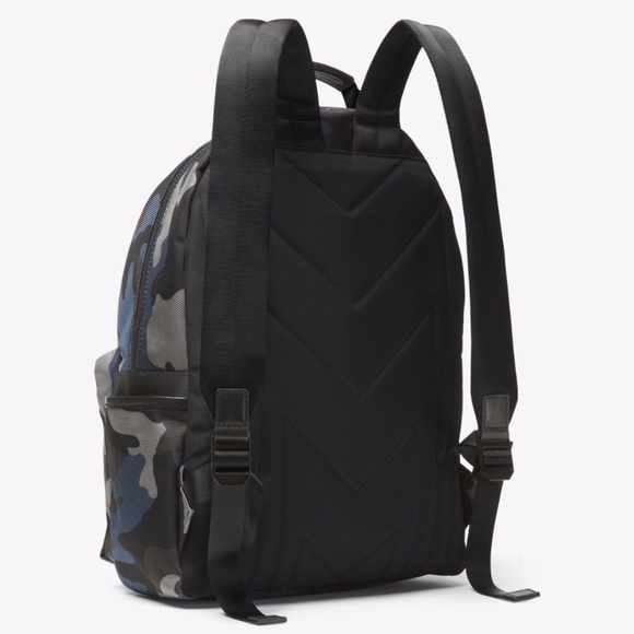 Michael Kors Mens Travis Blue Camo Backpack - Picture 2 of 6